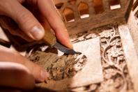 Jak przebiega proces tworzenia mebli ręcznie robionych we Włoszech?