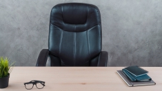Jak wybrać odpowiednie krzesło do domowego biura?